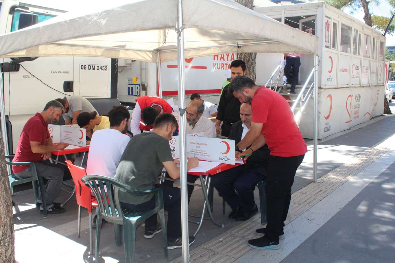 HÜDA PAR Bingöl İl Gençlik Kolları kan bağışında bulundu HÜDA PAR Bingöl İl Gençlik Kolları kan bağışında bulundu